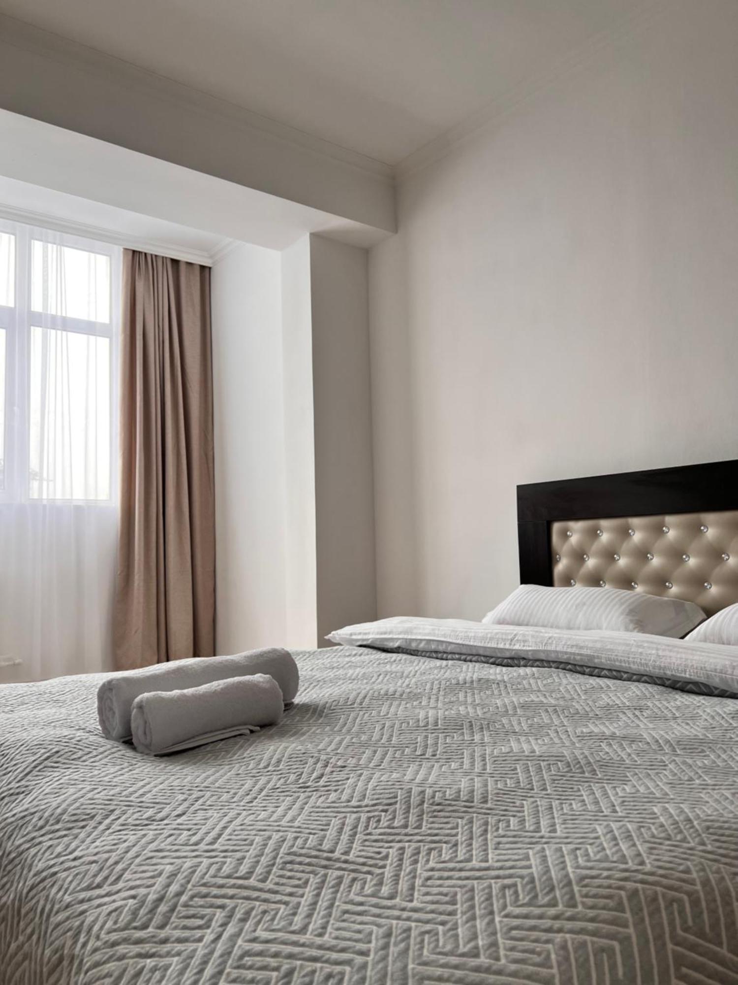 Hyat Apartment Bishkek Exterior photo